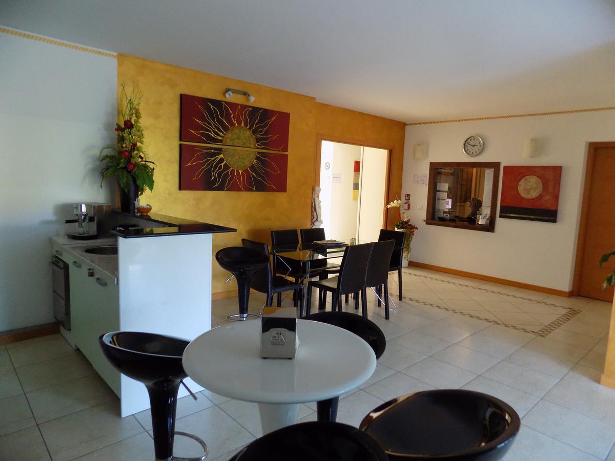 Hotel Residence Sole Fontanafredda Εξωτερικό φωτογραφία